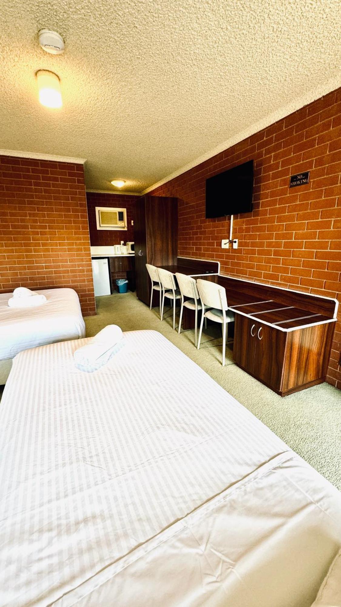 Junction Motel Wagga วักกาวักกา ภายนอก รูปภาพ