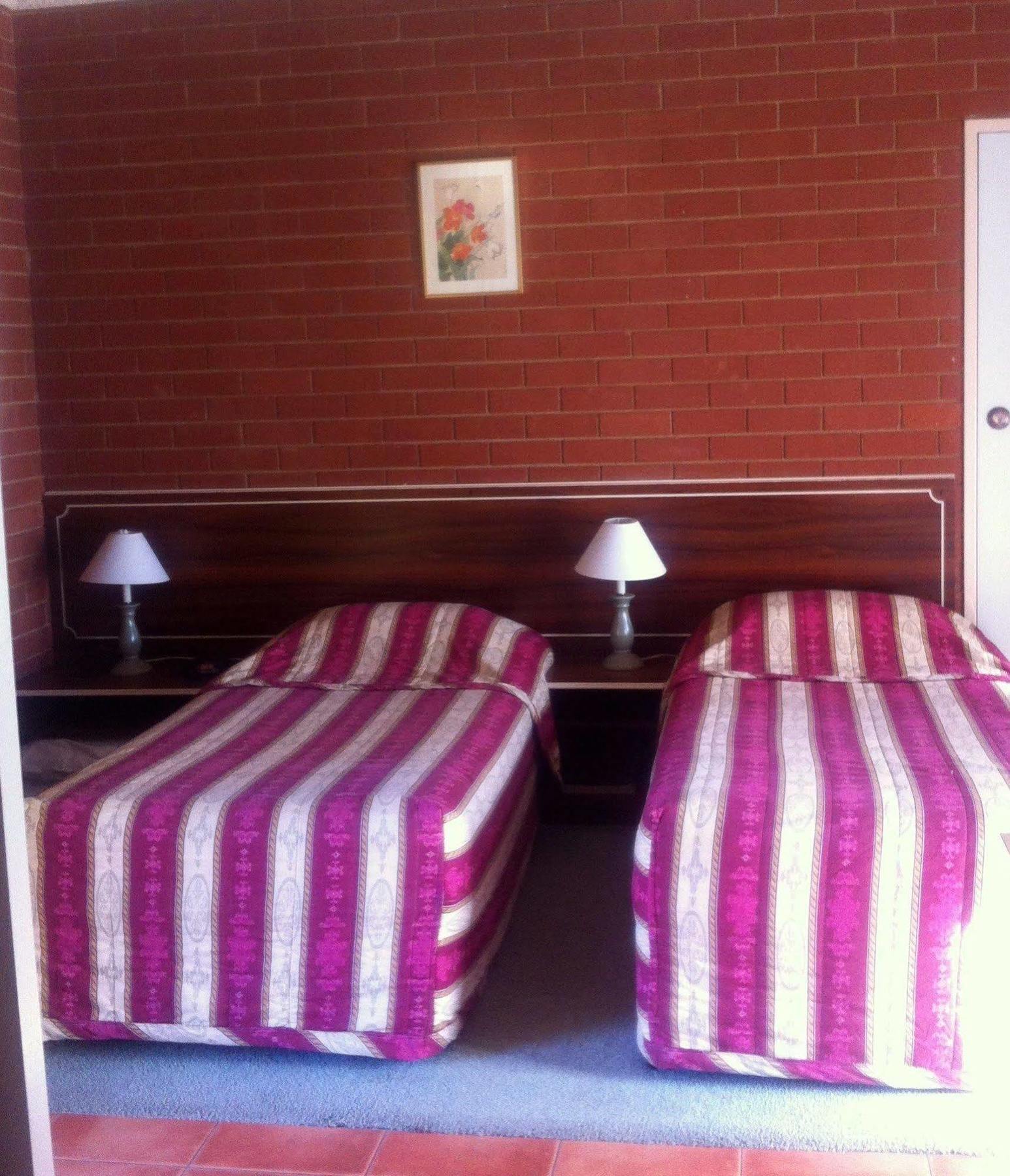 Junction Motel Wagga วักกาวักกา ภายนอก รูปภาพ
